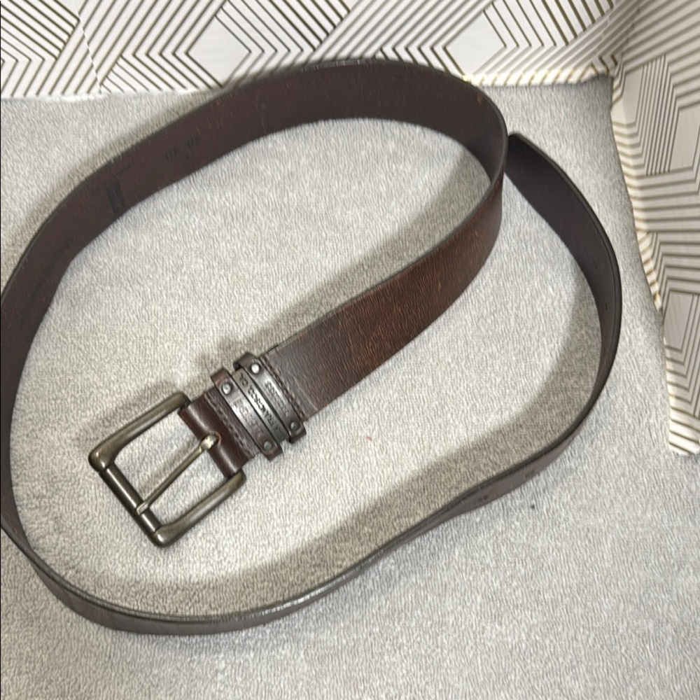 Levi’s Men's Brown Leather Belt size Large 38   - 40 1.5 inches‎ wide